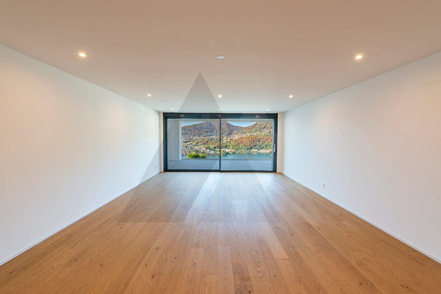 APPARTEMENT ÉLÉGANT AVEC VUE SUR LE LAC À MONTAGNOLA - Photo 6 sur 14