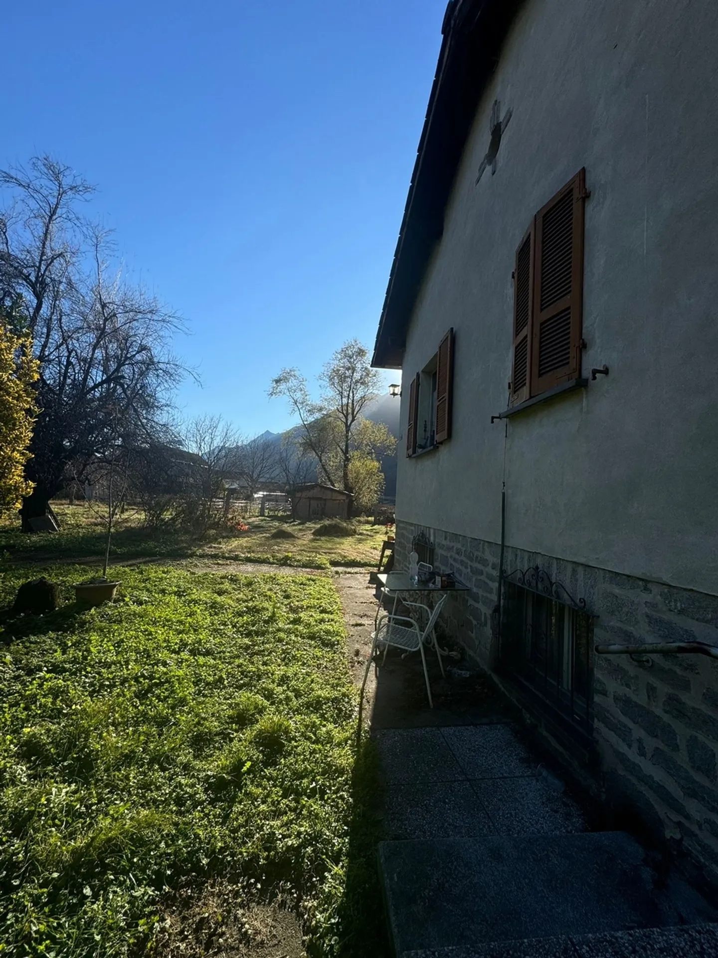 Baugrundstück mit Haus - Foto 2 von 5