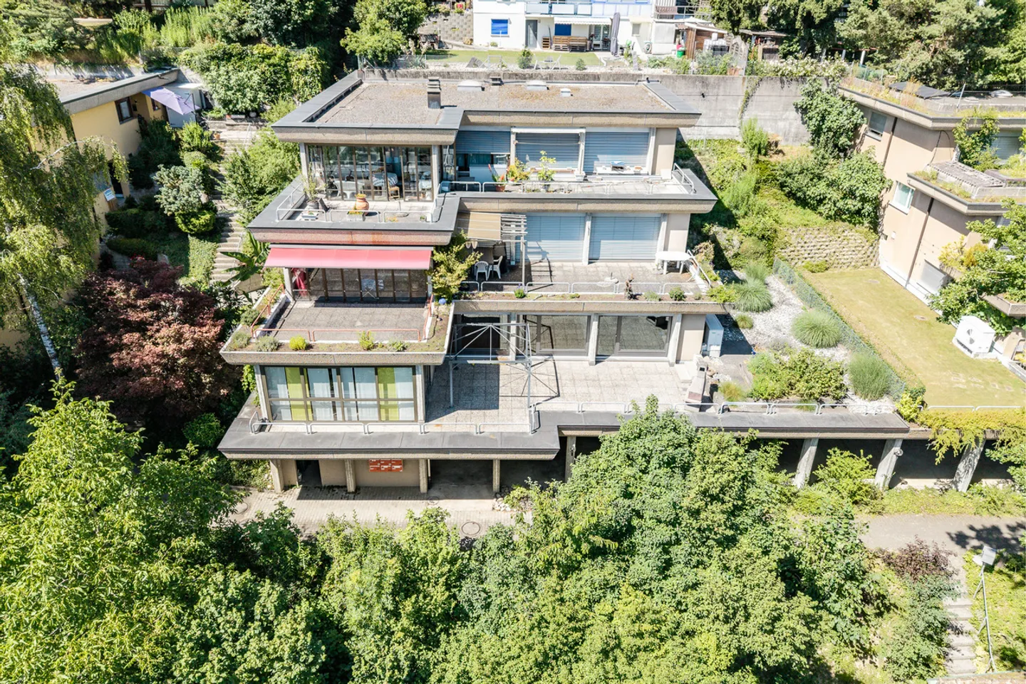 Tanto spazio su un livello: Casa a terrazza con potenziale - Foto 1 di 8