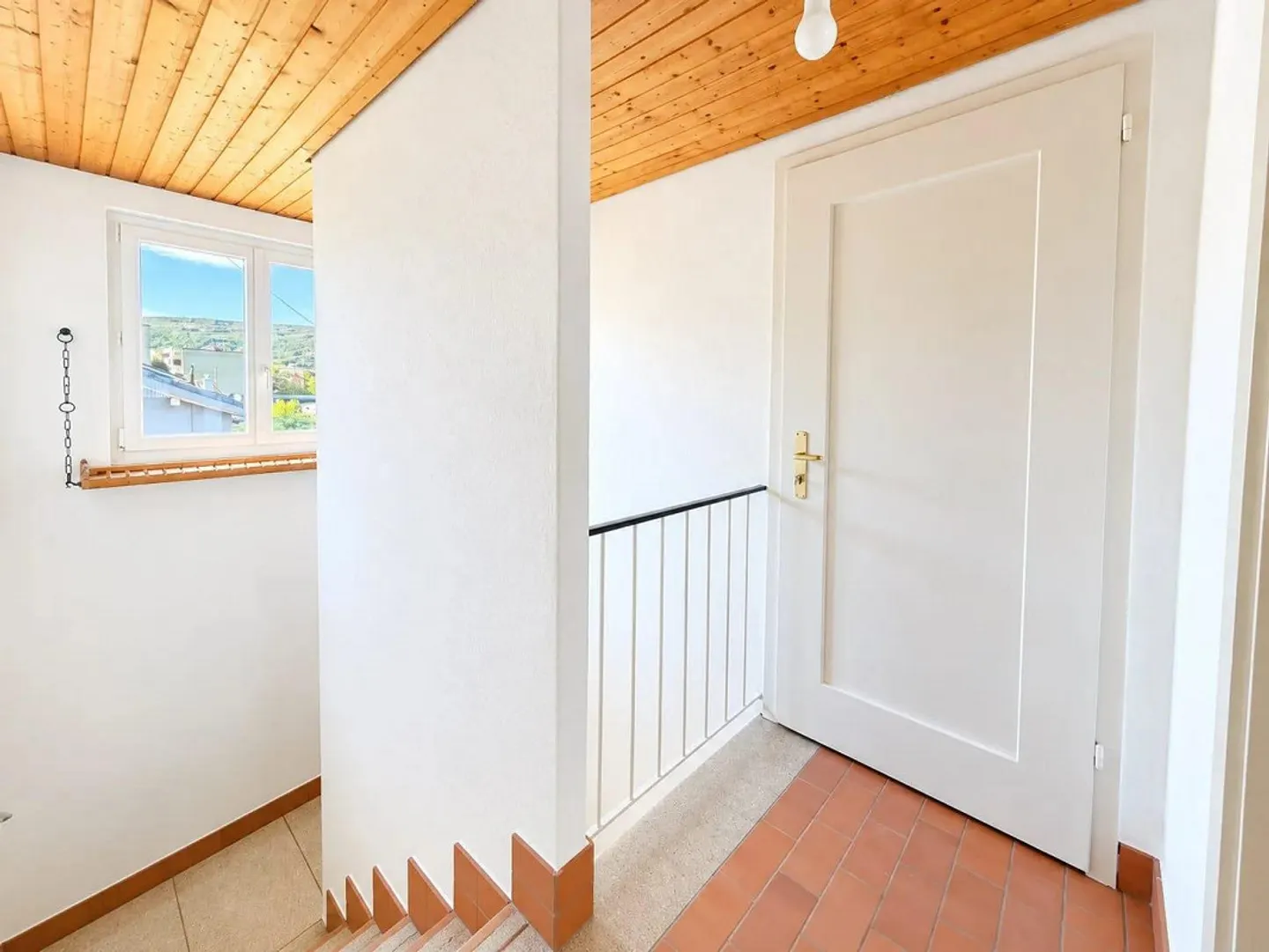 Affascinante casa unifamiliare di 5,5 stanze con grande giardino a Buchs AG - Foto 11 di 13