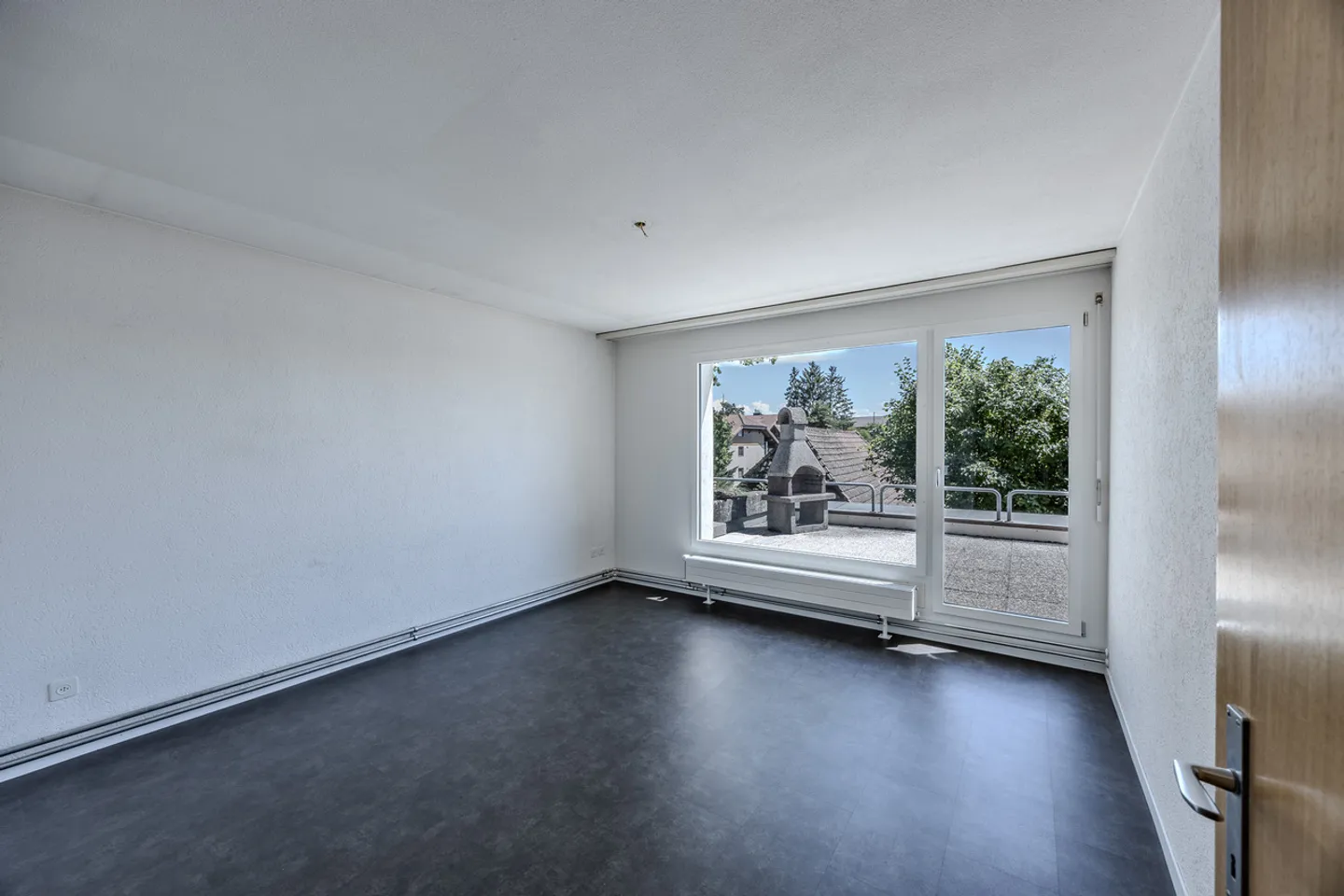 Tanto spazio su un livello: Casa a terrazza con potenziale - Foto 5 di 8