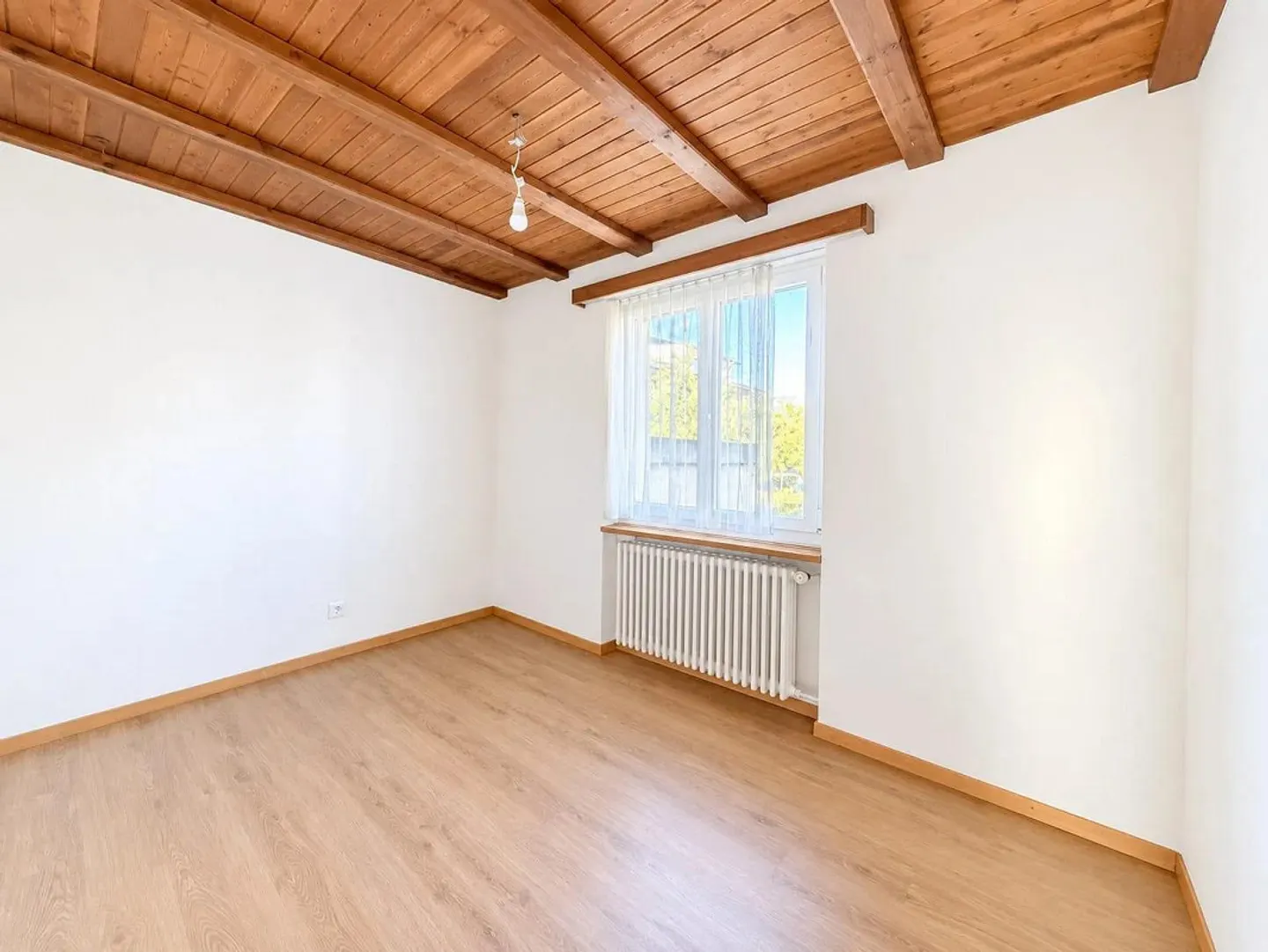 Affascinante casa unifamiliare di 5,5 stanze con grande giardino a Buchs AG - Foto 6 di 13