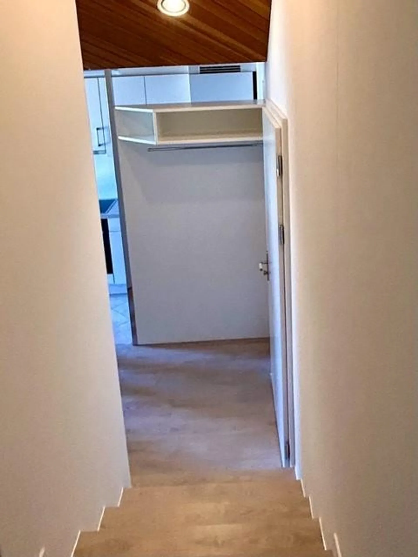 Studio di 2 stanze completamente ristrutturato - Foto 7 di 7