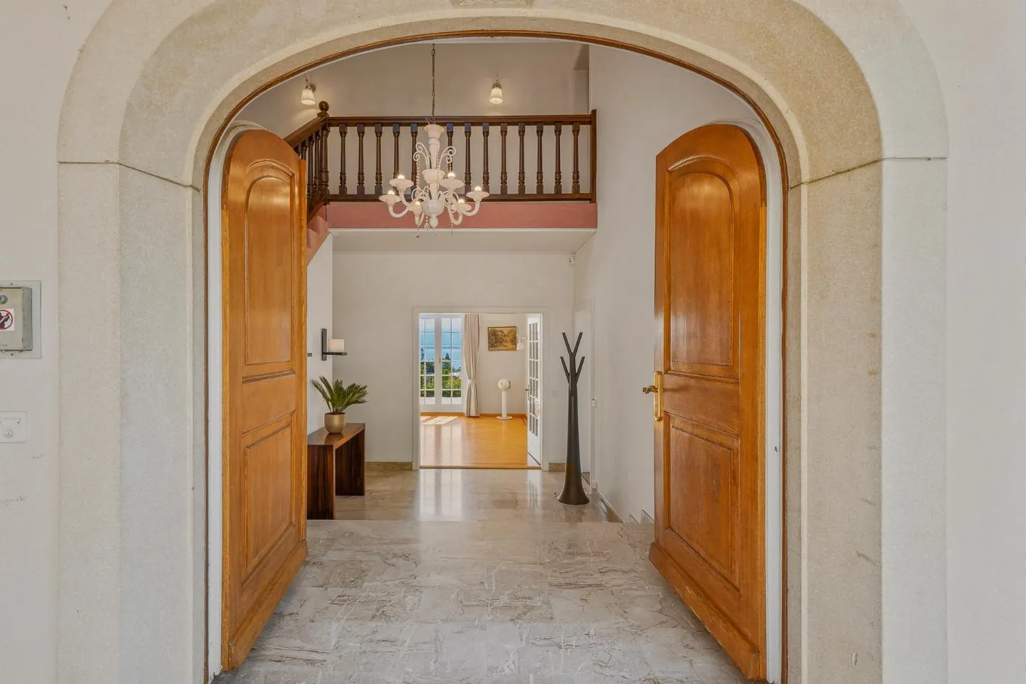 Villa Élégante avec Vue Époustouflante - Photo 1 sur 10