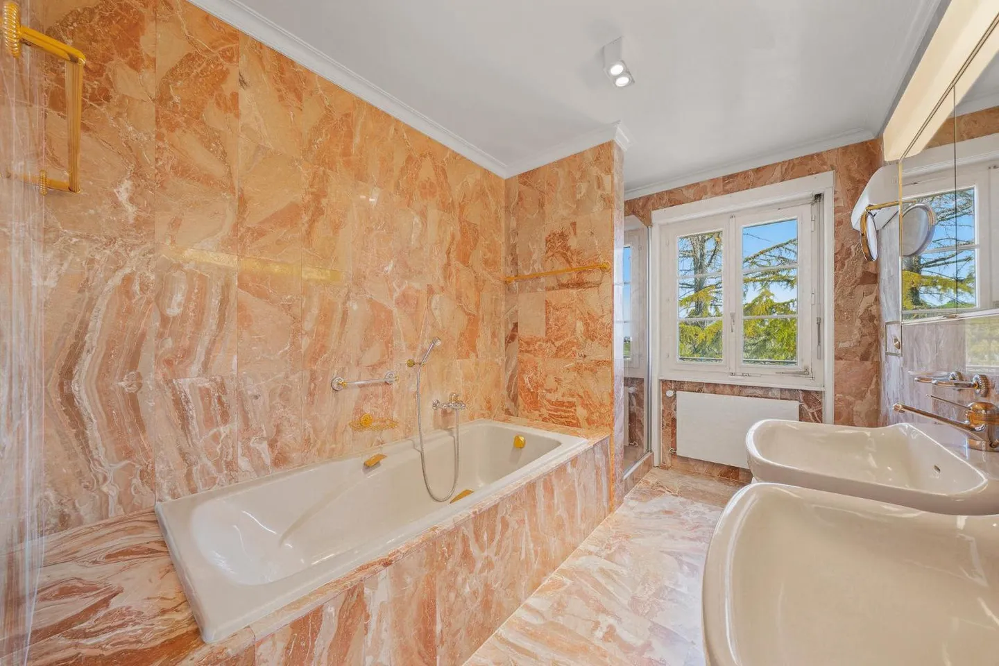 Villa Élégante avec Vue Époustouflante - Photo 8 sur 10