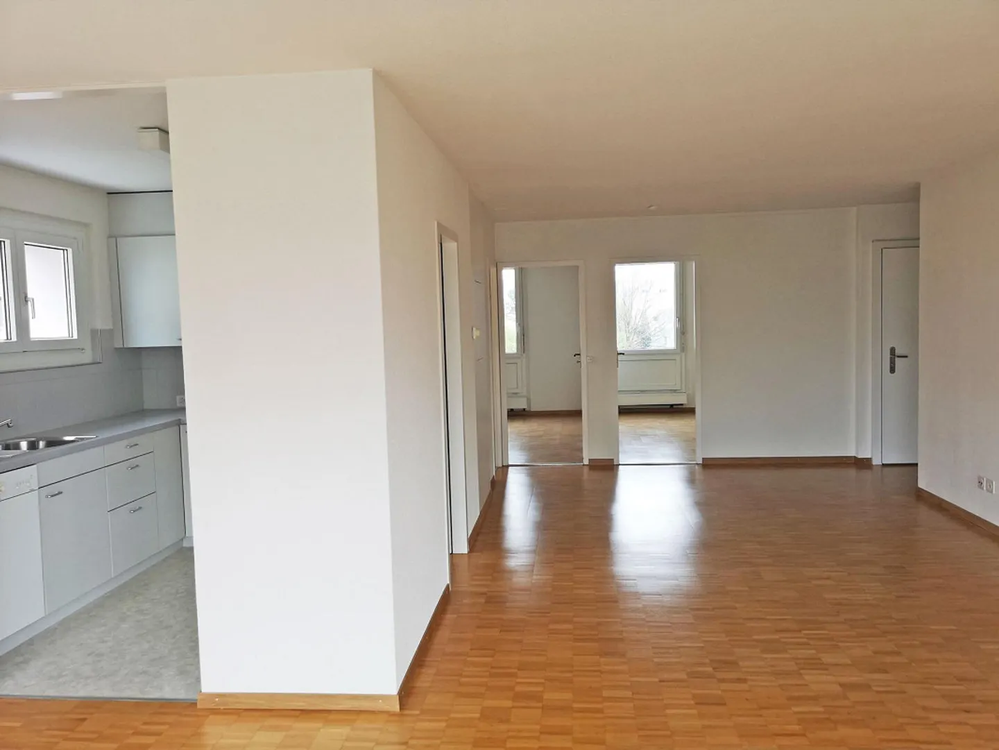 Appartement 4.5 pièces ensoleillé - Photo 4 sur 13