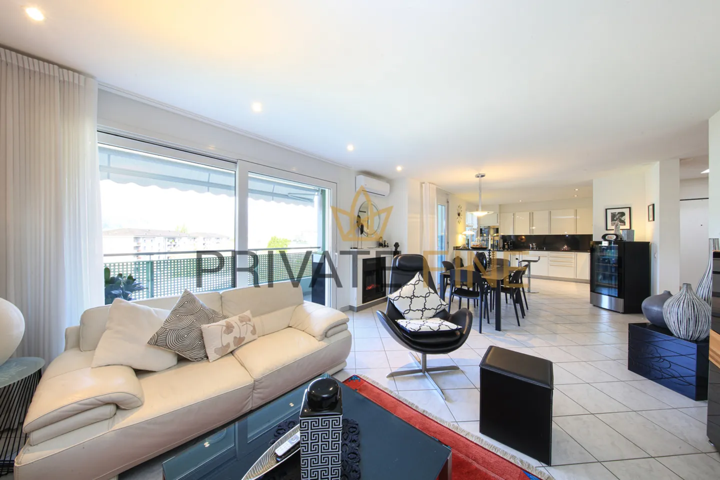 Attico di 5,5 locali in posizione centrale (24) - Foto 1 di 8