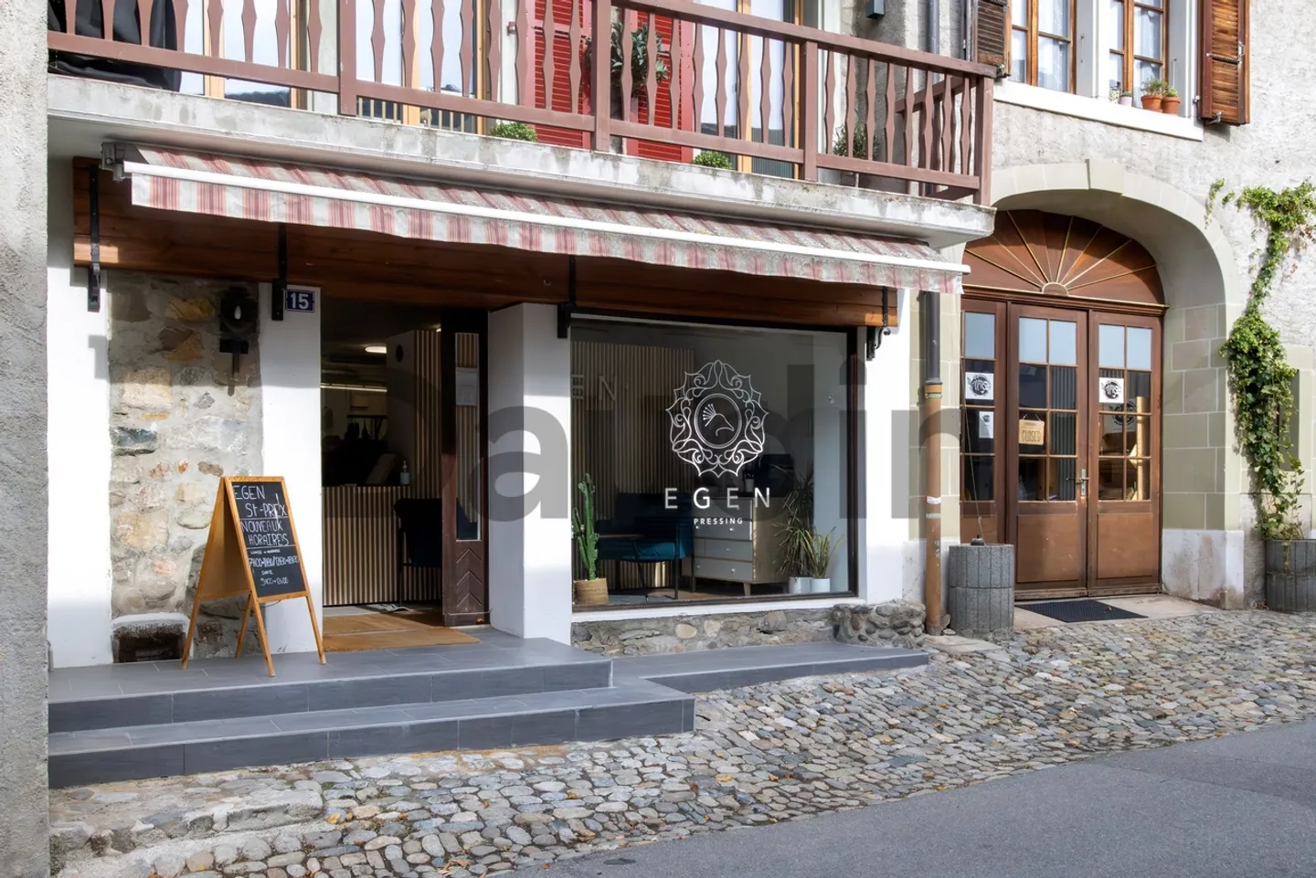 Arco commerciale di 68 m2 nel borgo di Saint-Prex - Foto 1 di 5