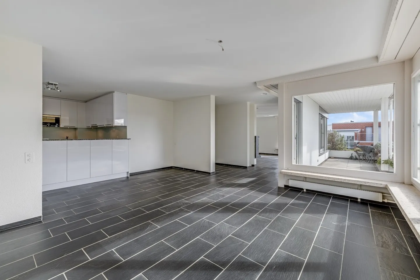 Charming Detached House with Lift - Photo 2 of 19