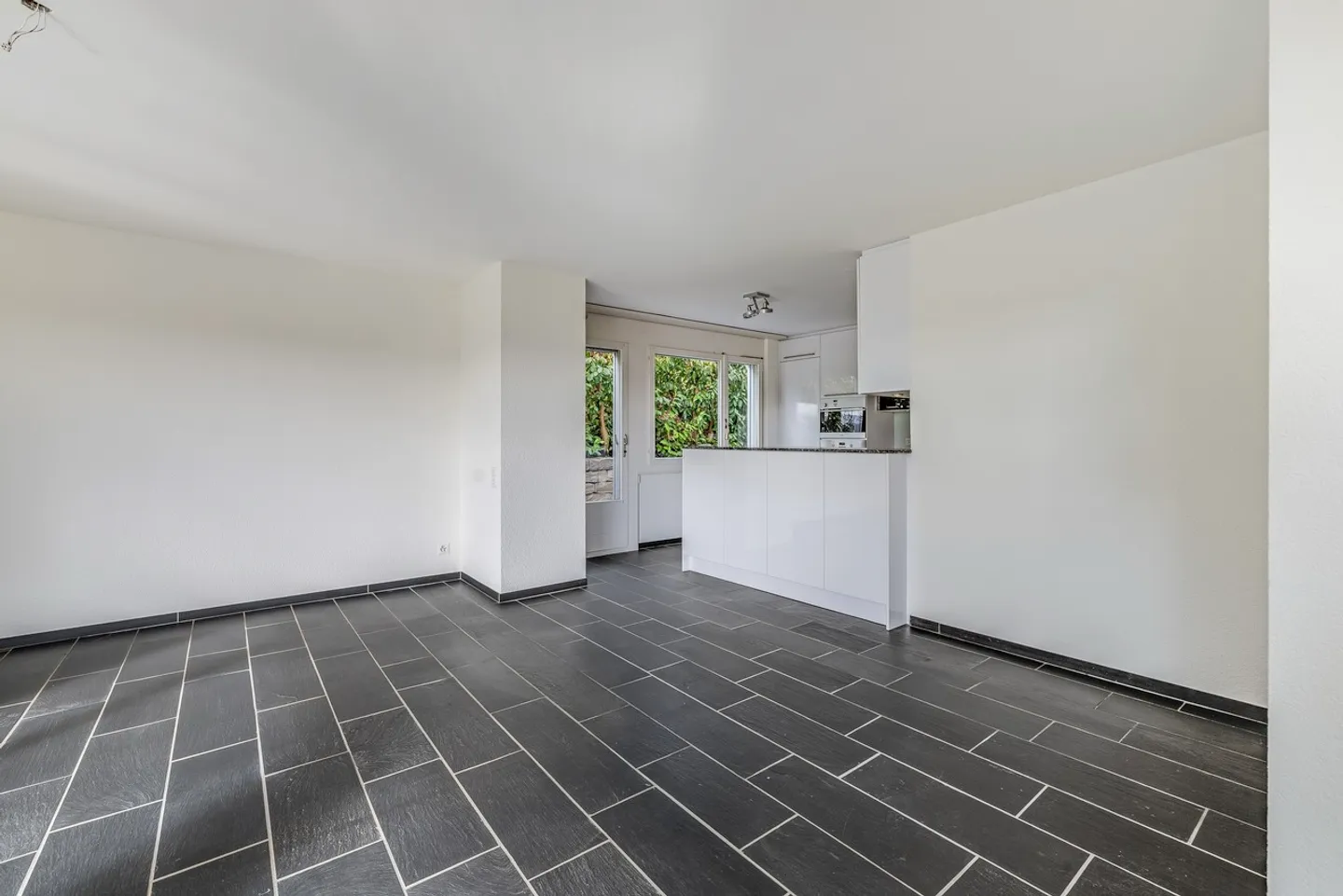 Charming Detached House with Lift - Photo 4 of 19
