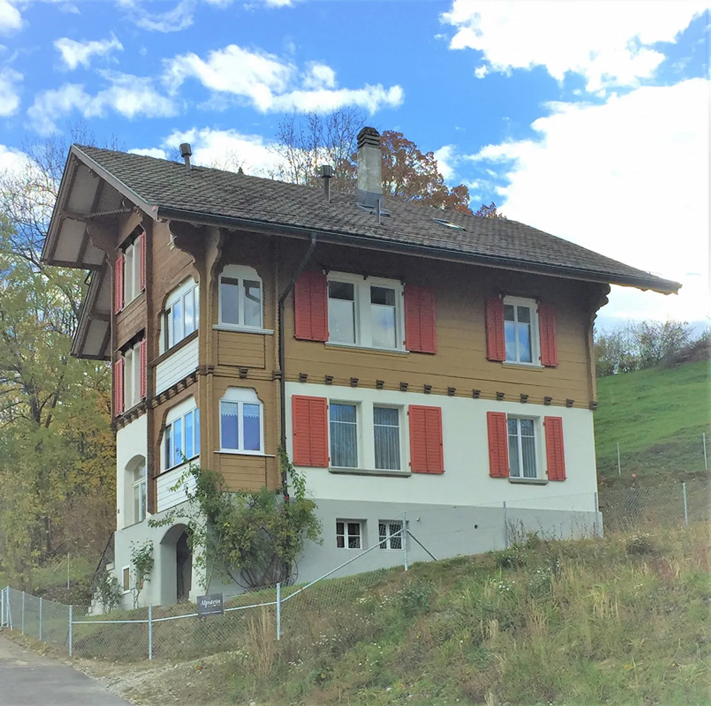 heimelige 2 Zimmer-Dachwohnung nähe Drei Weieren - Foto 1 von 10