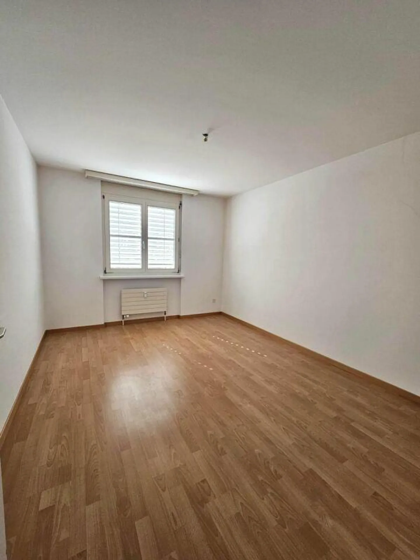 Appartement spacieux de 3,5 pièces - Photo 2 sur 7