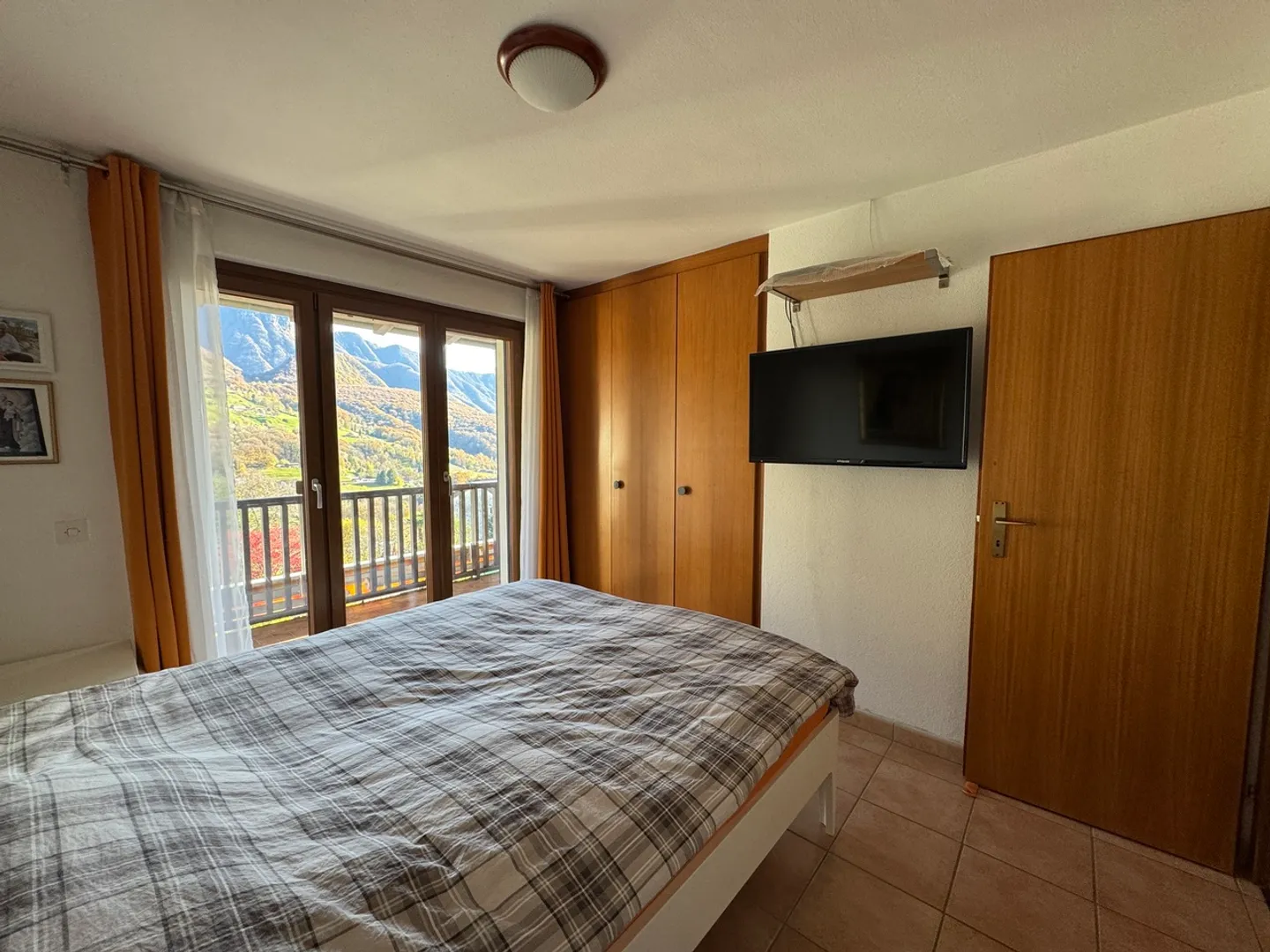 Parte di una casa bifamiliare con vista spettacolare - Foto 10 di 13