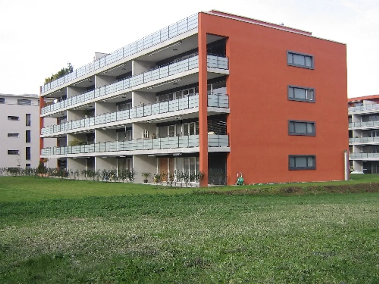 Moderne Attikawohnung mit Seesicht - Foto 1 von 13