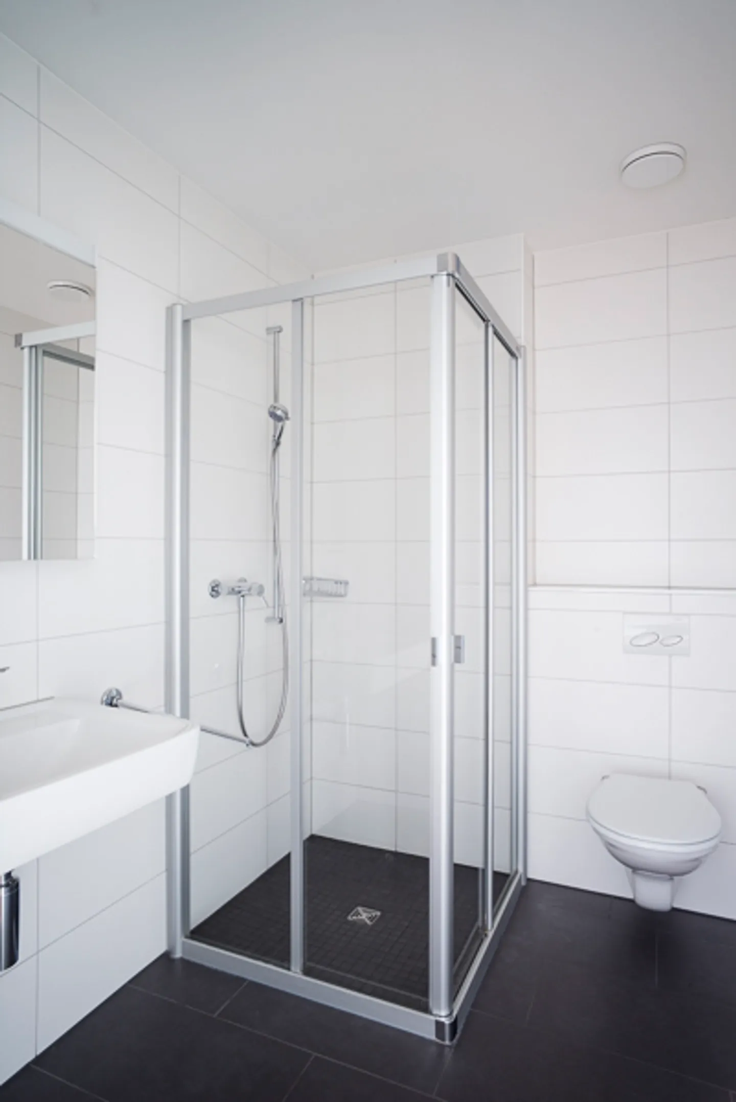 Moderne Attikawohnung mit Seesicht - Foto 5 von 13