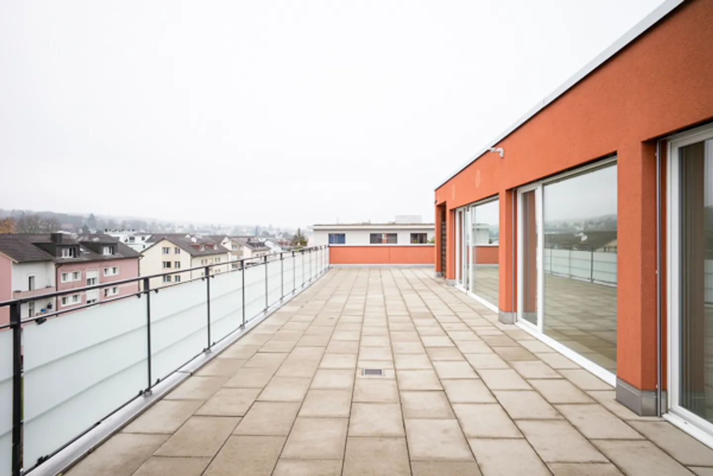 Moderne Attikawohnung mit Seesicht - Foto 9 von 13