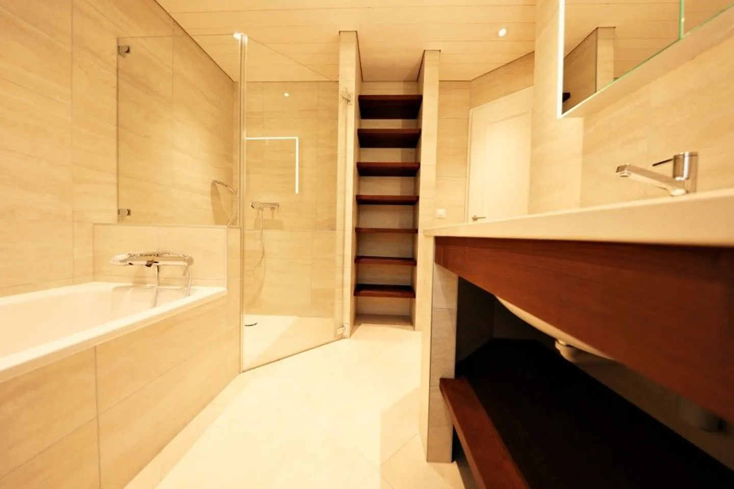 Magnifique Villa 7,5 pièces / 5 chambres / 4 salles de bains / Terrasse avec jardin - Photo 7 sur 13