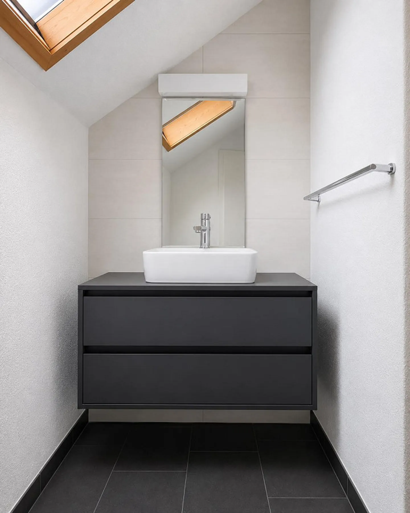 Spacious 2.5 Room Apartment - Near Cantonal Hospital - Photo 6 of 7