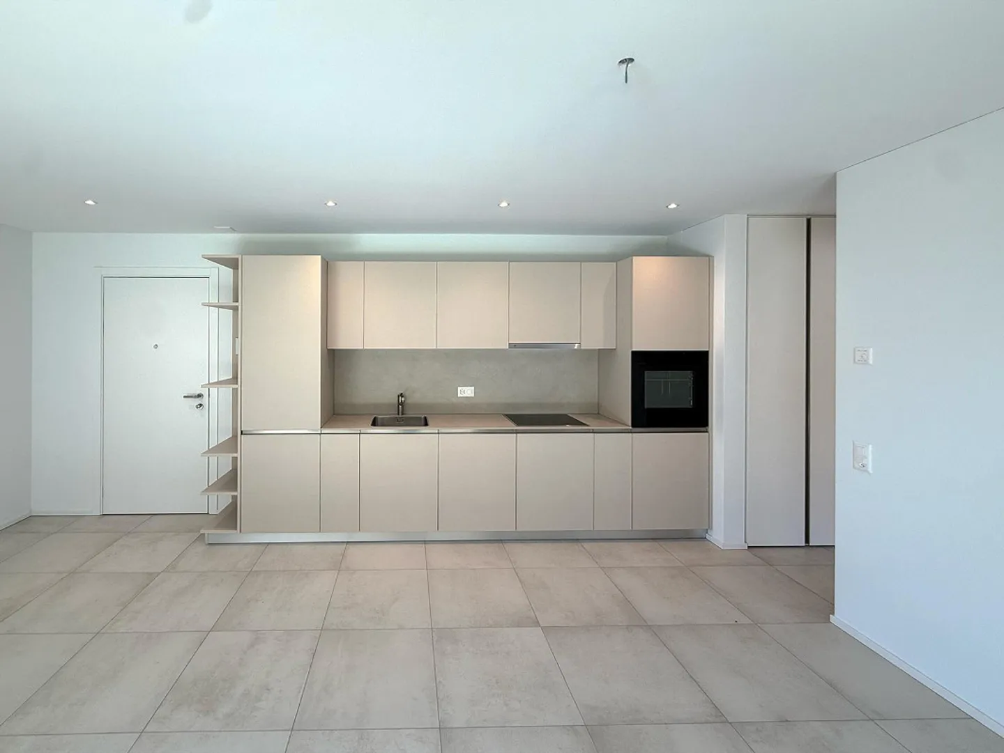 Appartement moderne 2,5 pièces avec jardin privé à Lumino (TI) - Photo 3 sur 6