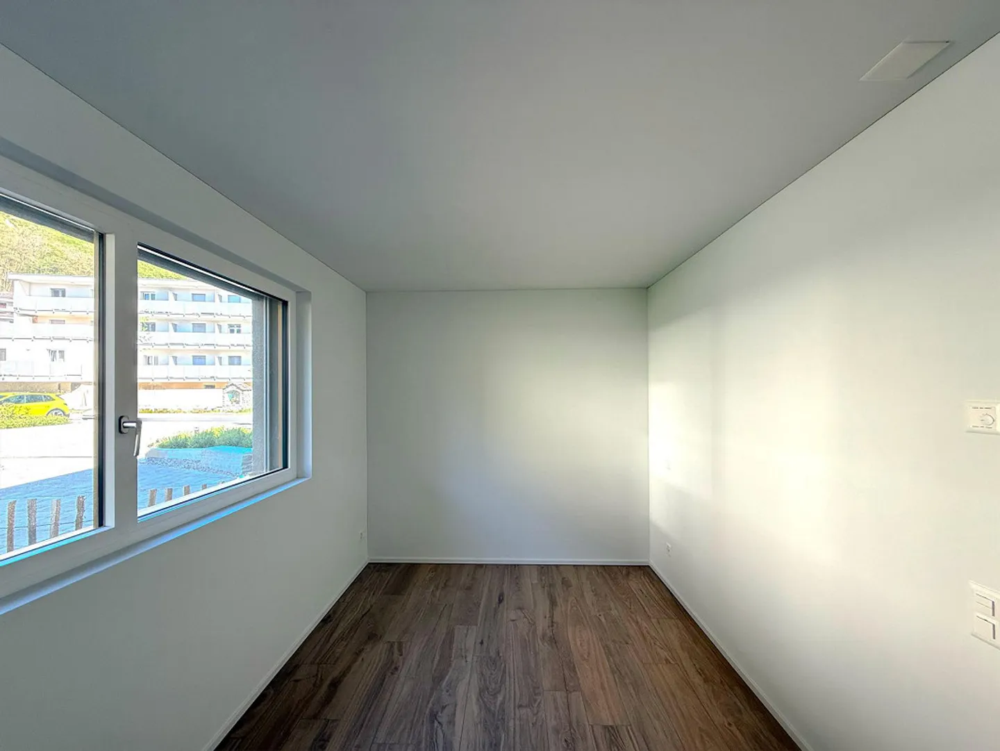 Appartement moderne 2,5 pièces avec jardin privé à Lumino (TI) - Photo 5 sur 6