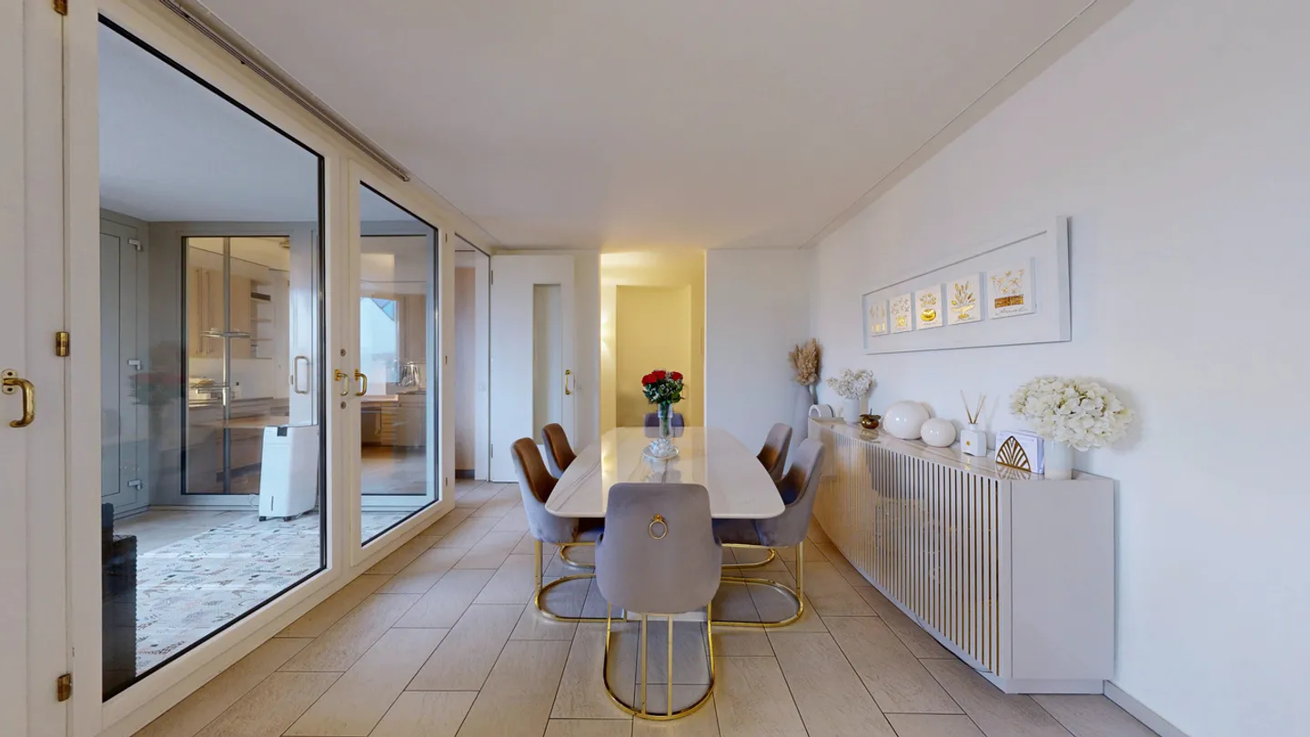 Spacious 3.5-room apartment with a panoramic view and parking space - Photo 5 of 17