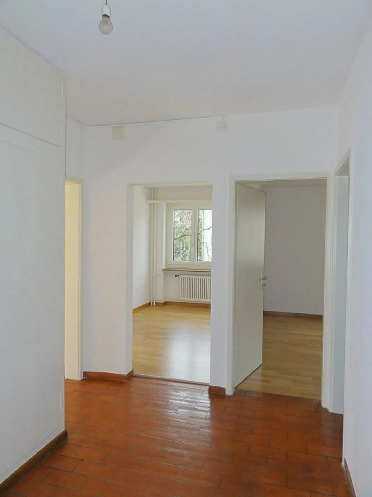 situé au centre dans un quartier verdoyant - Photo 8 sur 10
