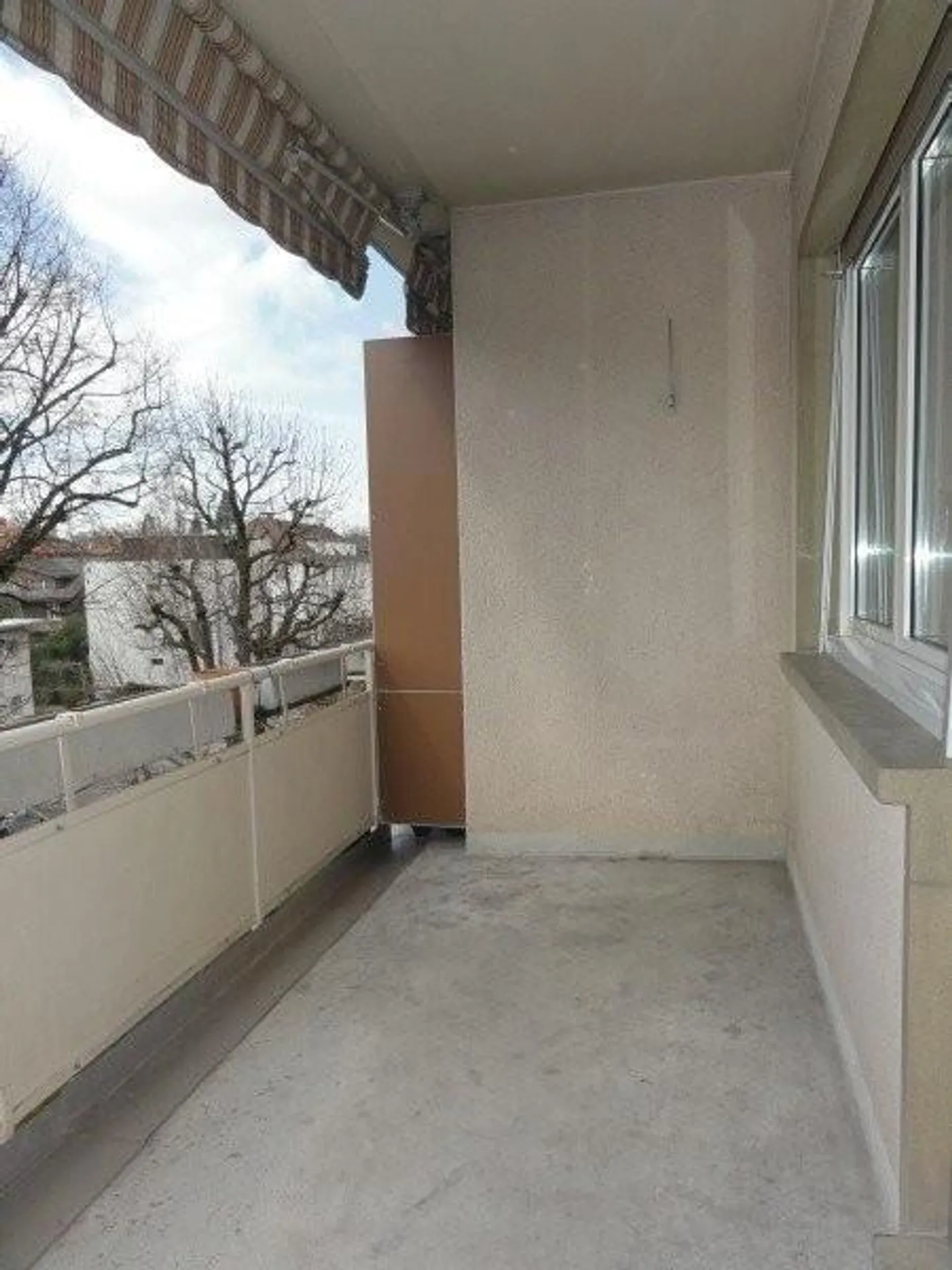 situé au centre dans un quartier verdoyant - Photo 9 sur 10