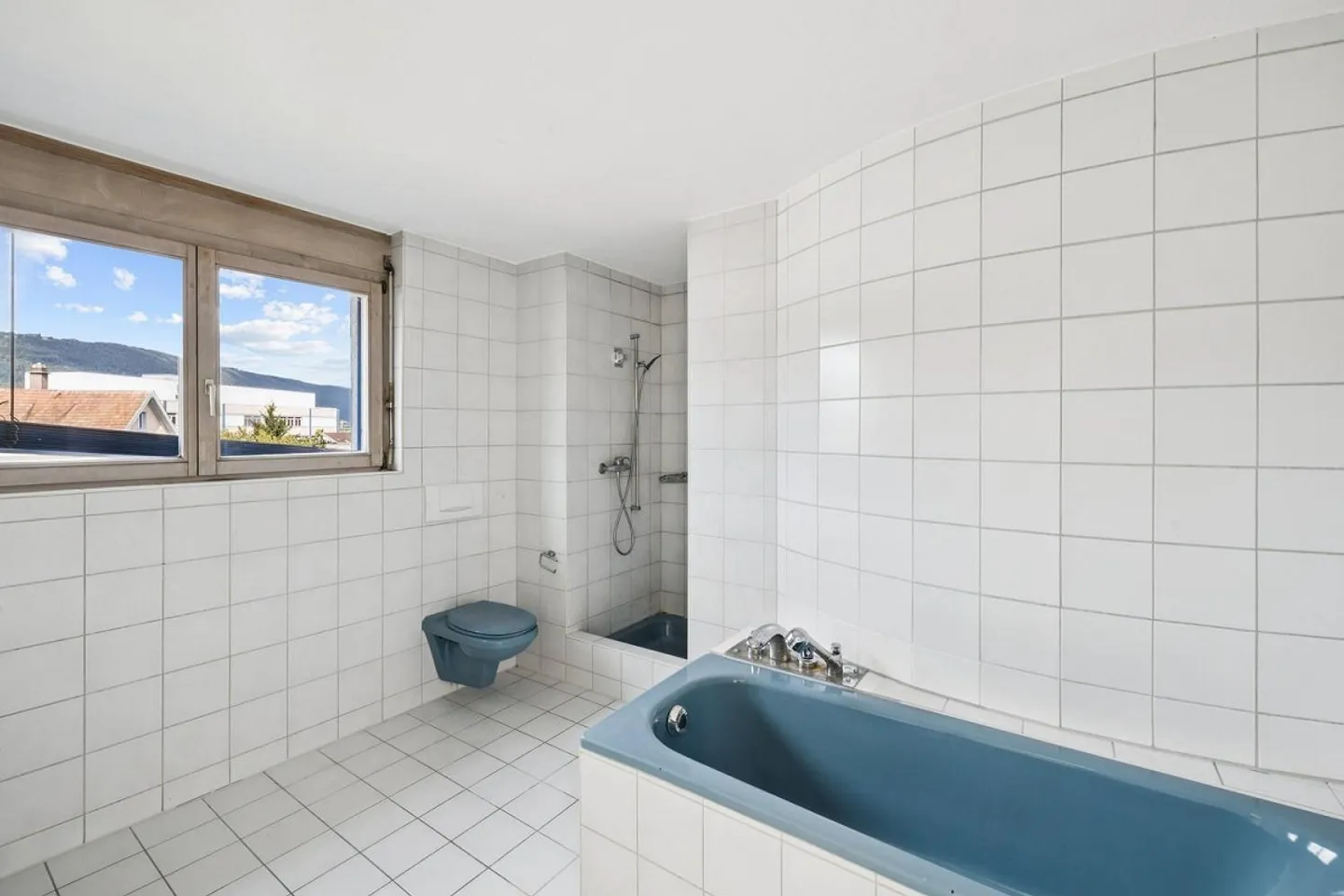Appartamento 4.5 stanze recentemente ristrutturato con comfort moderno e balcone soleggiato - Foto 5 di 10