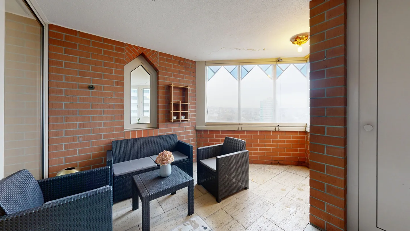 Spacious 3.5-room apartment with a panoramic view and parking space - Photo 8 of 17