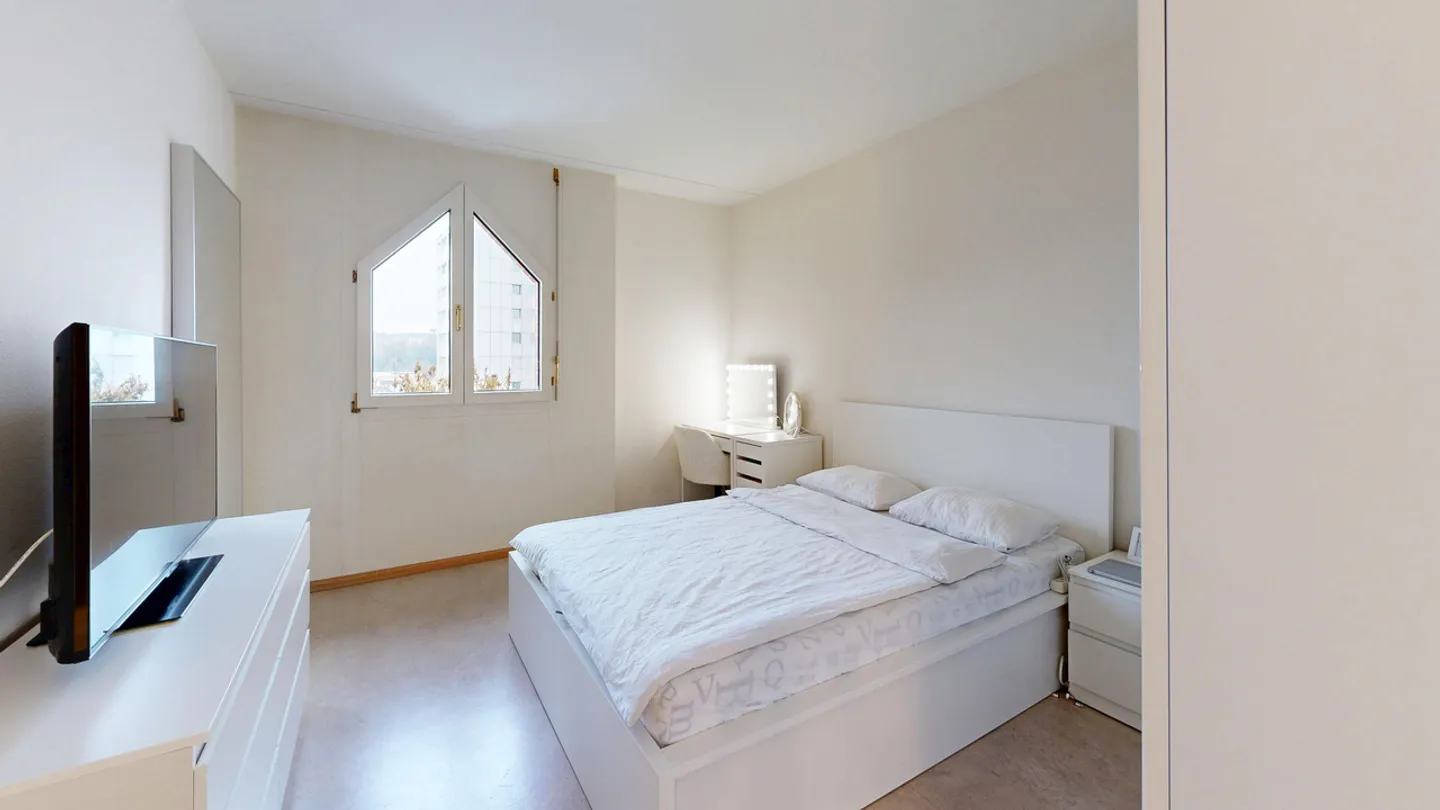 Spacious 3.5-room apartment with a panoramic view and parking space - Photo 13 of 17