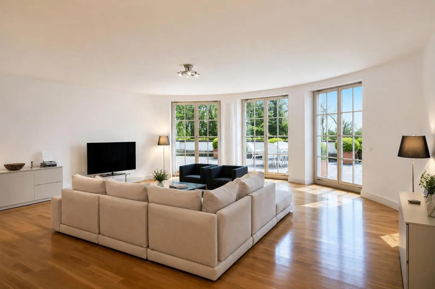 Appartement exécutif de luxe 3 chambres avec balcon privé | Salle de sport, sauna - Photo 3 sur 11