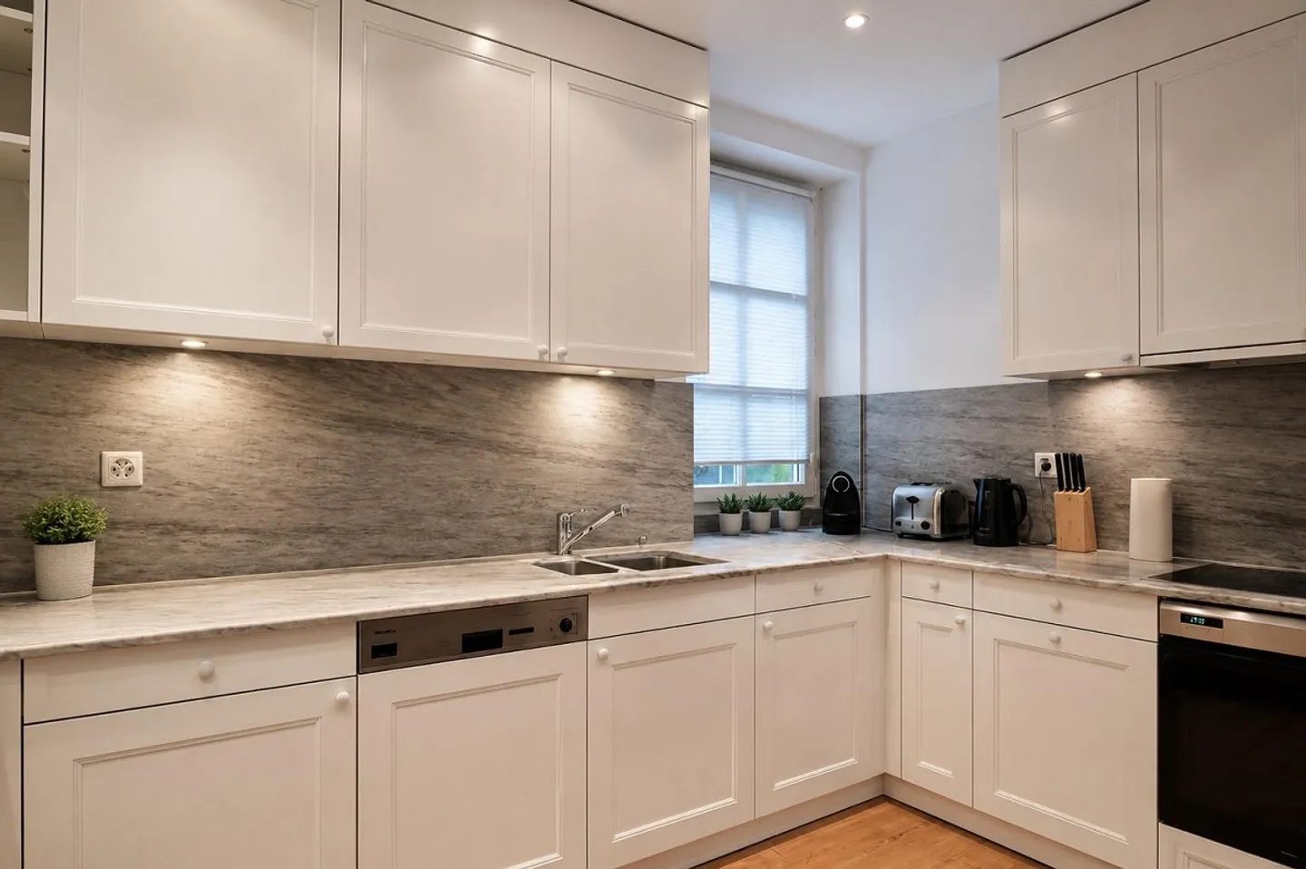 Appartement exécutif de luxe 3 chambres avec balcon privé | Salle de sport, sauna - Photo 4 sur 11