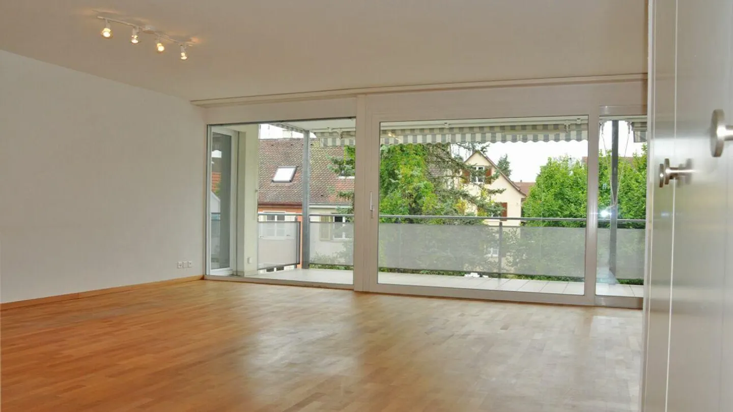 Ampio appartamento di 5,5 locali a Emmersberg - Foto 3 di 11