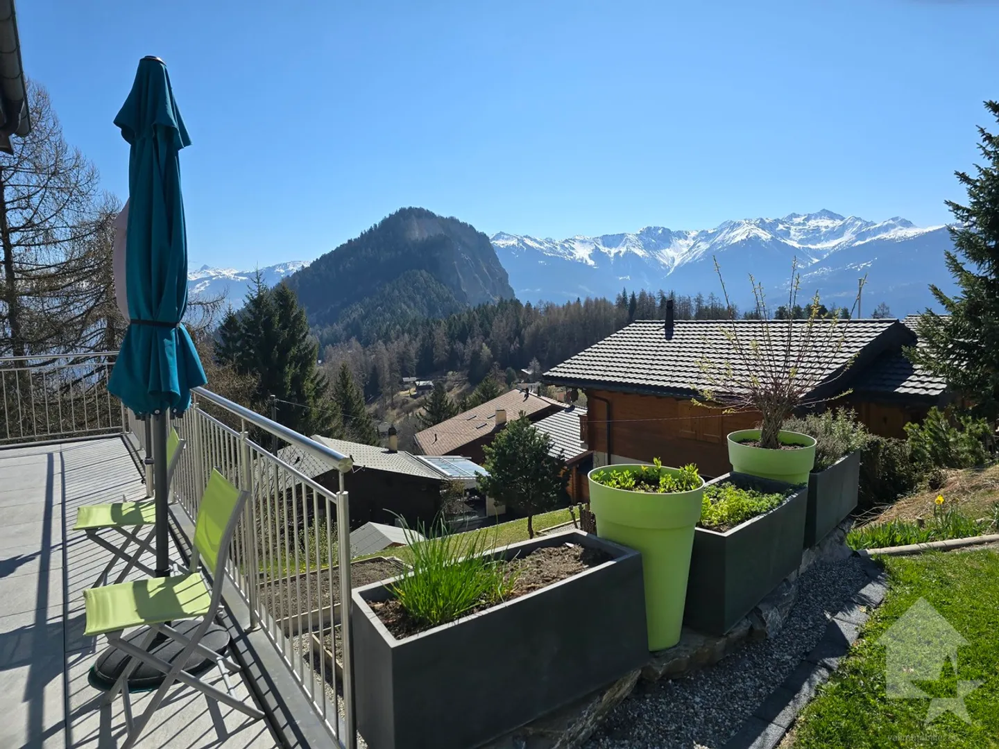 Individual Villa with 2 Independent Apartments - Photo 1 of 35