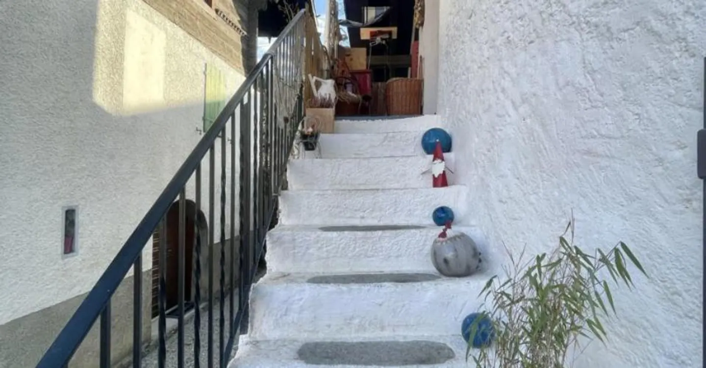 Charmante renovierte 2,5-Zimmer-Dachgeschosswohnung mit Garten in Icogne, 10 Minuten von Crans-Montana entfernt - Foto 9 von 9