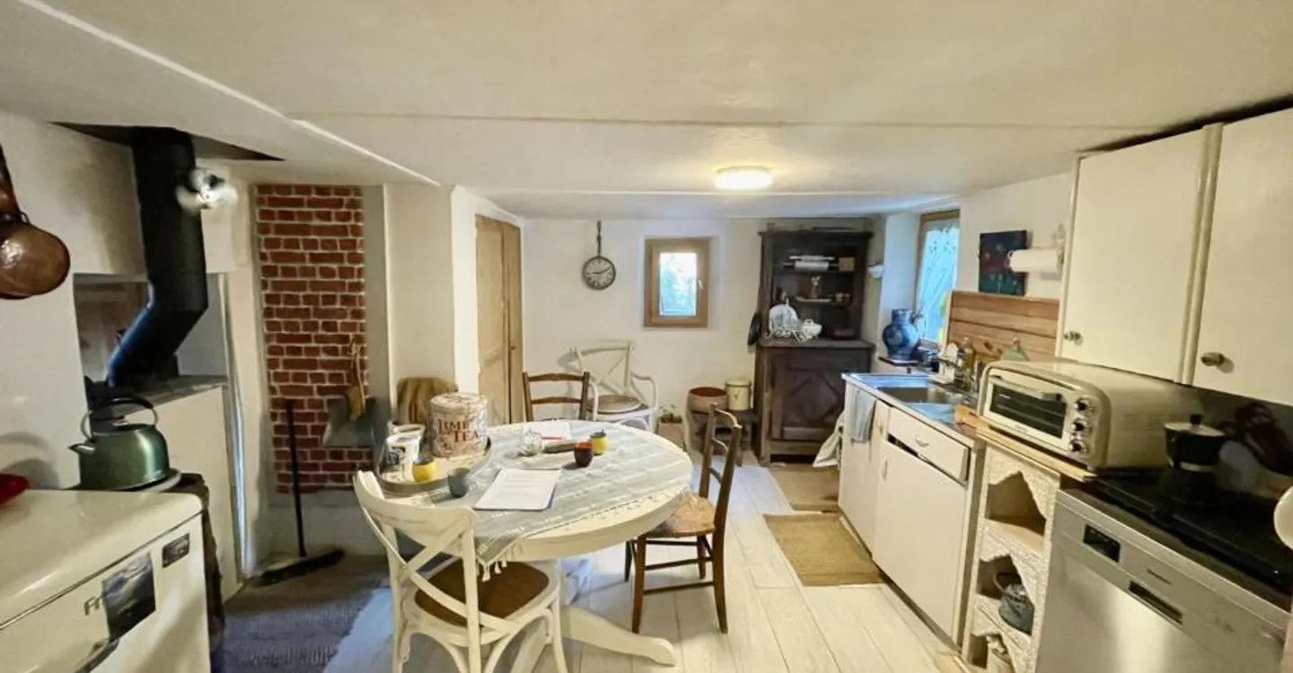 Charmante renovierte 2,5-Zimmer-Dachgeschosswohnung mit Garten in Icogne, 10 Minuten von Crans-Montana entfernt - Foto 6 von 9