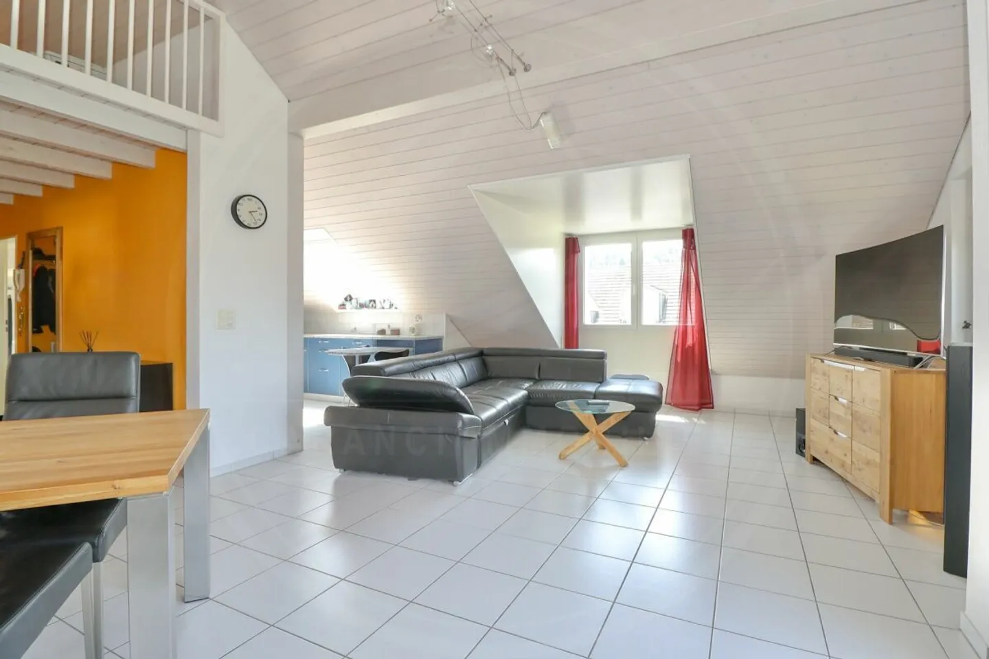 VERKAUFT - Die ideale Wohnung für den Start ins Eigentum: kompakt, charmant und zentral gelegen - Foto 3 di 13