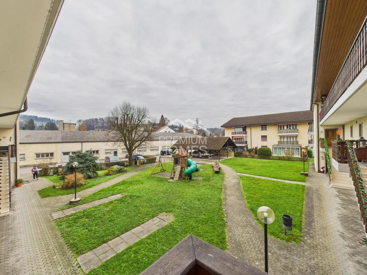 Helles Apartment mit Balkon - Foto 9 von 12