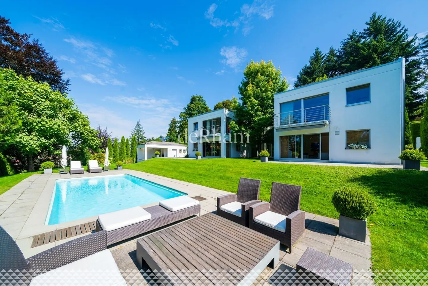 Villa mit 10 Zimmern - Foto 1 von 13