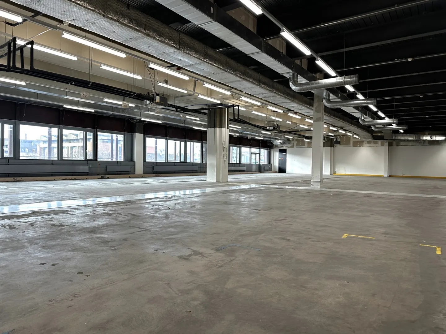 La tua attività direttamente alla stazione di Basilea SBB - Foto 2 di 3