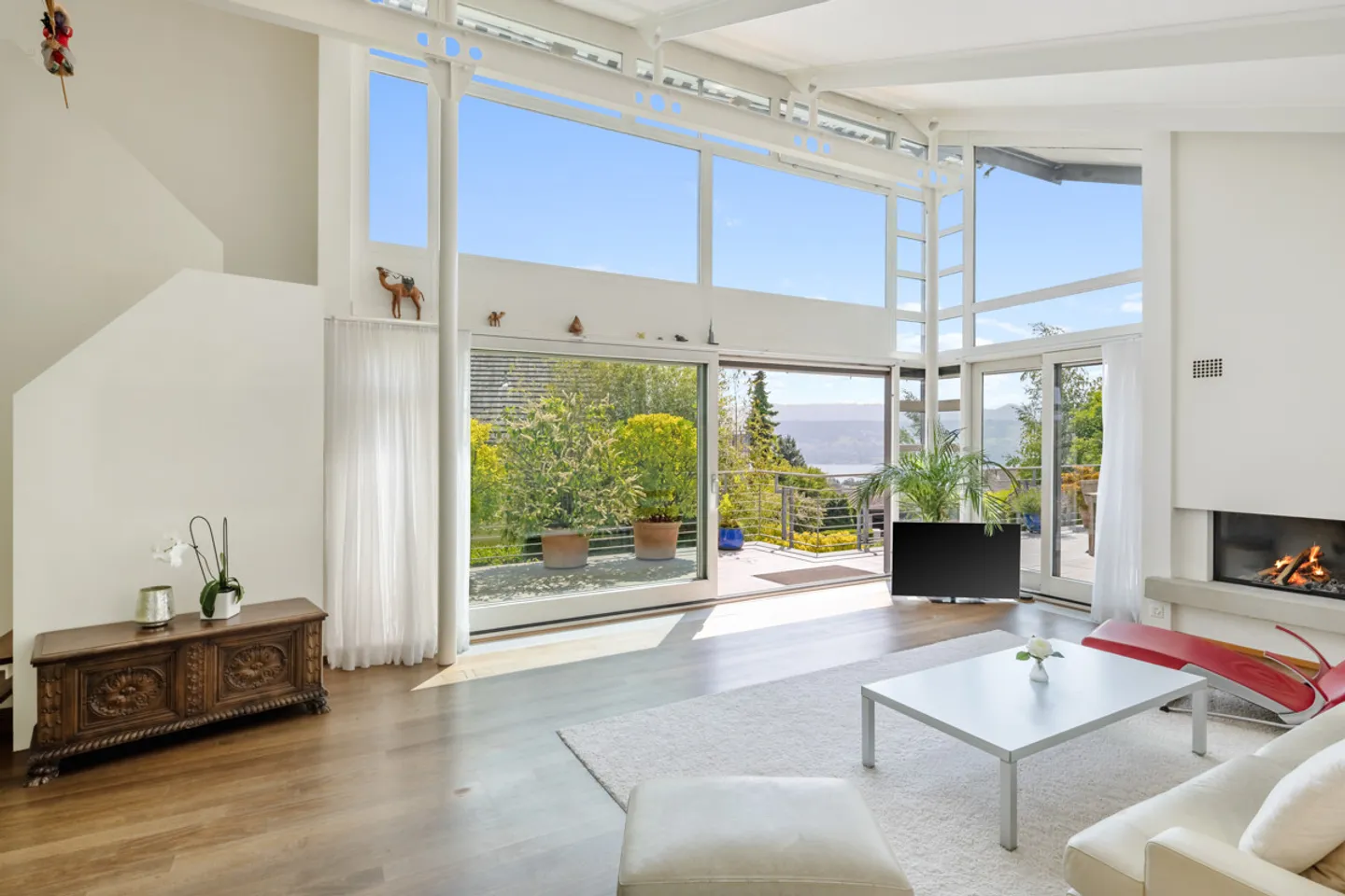 Herrliberg: Casa unifamiliare con piscina, terrazza e vista lago - Foto 2 di 5