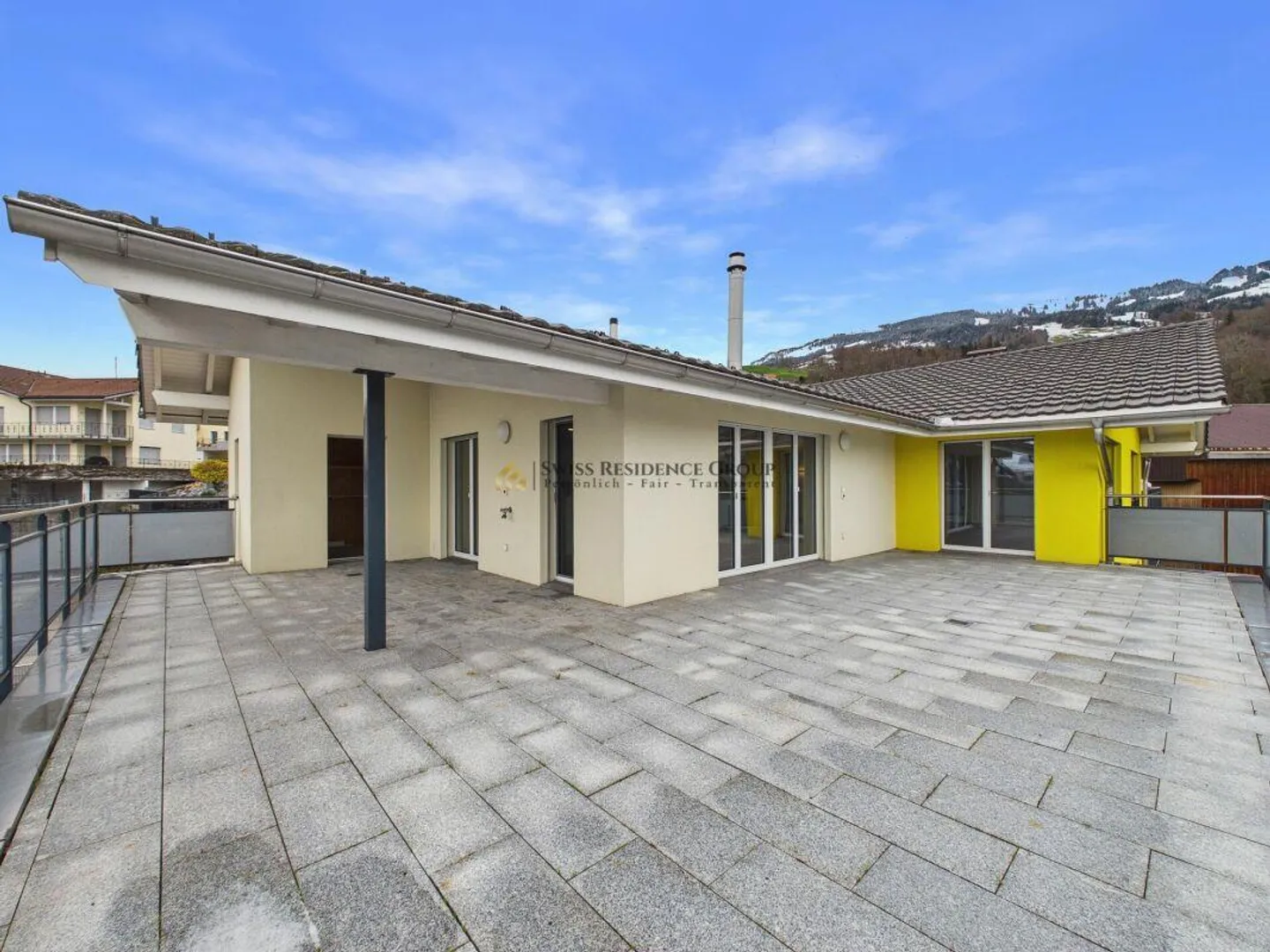 Exklusive 5.5-Zimmer-Attikawohnung mit Panoramasicht & grosszügigen... - Photo 1 of 31