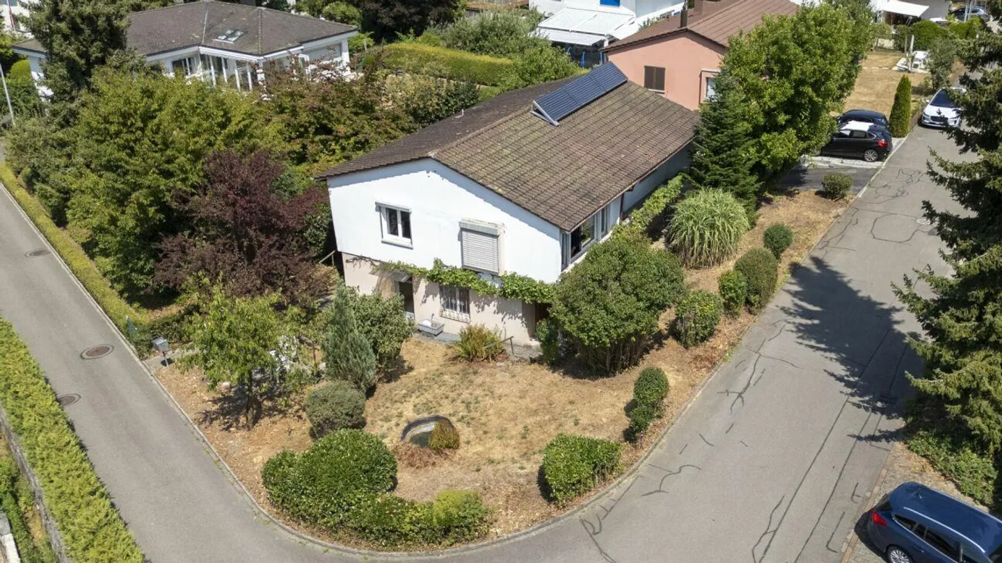 5.5-Room Single-Family House - Photo 1 of 13