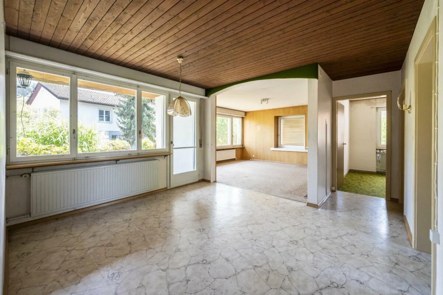 5.5-Room Single-Family House - Photo 2 of 13