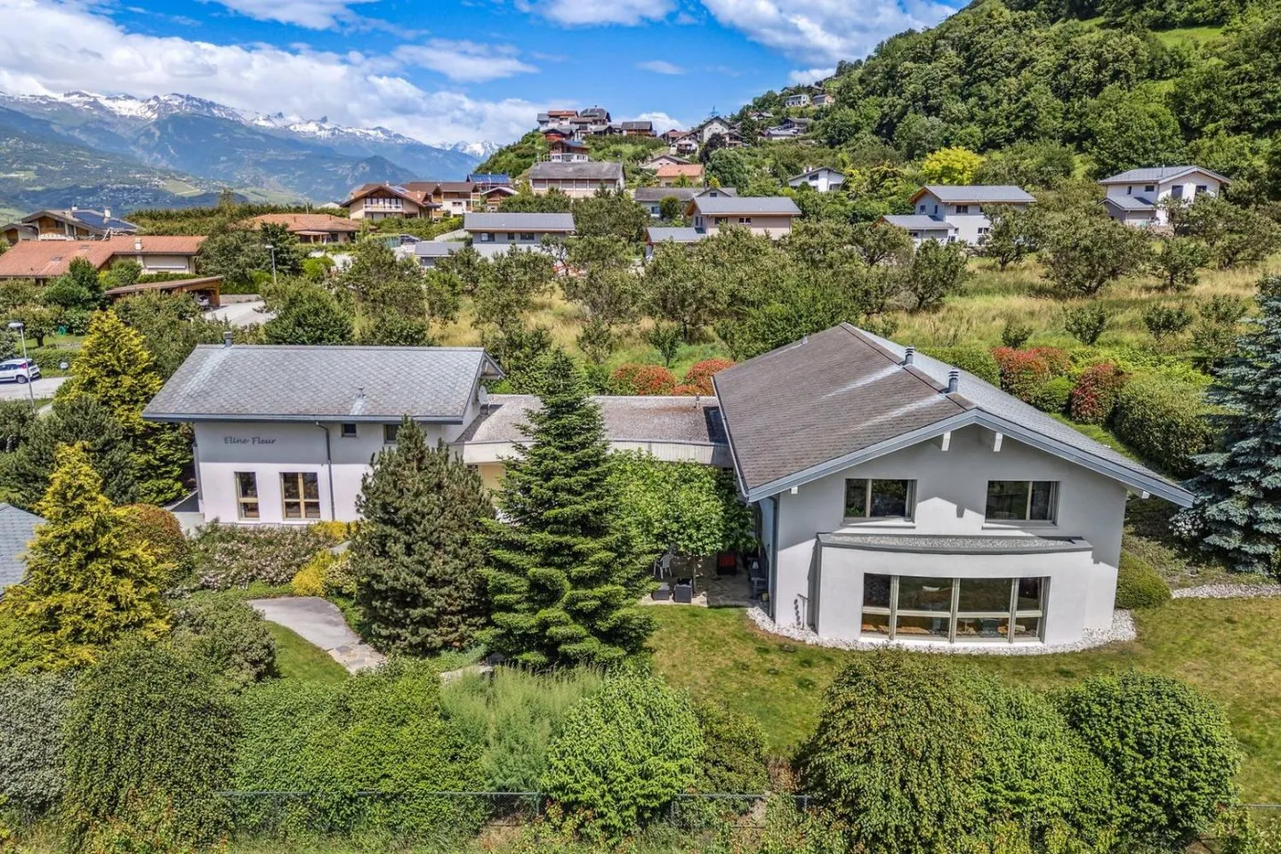 Villas jumelées à Baar - Rendement exceptionnel! - Photo 1 sur 12