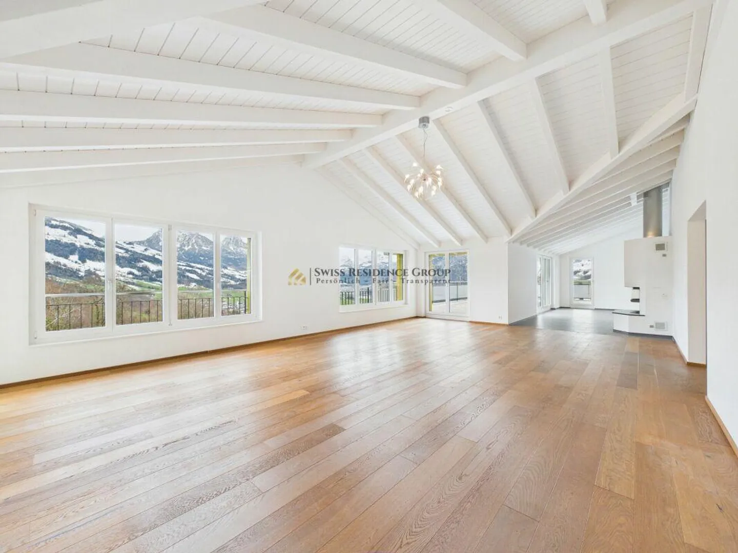 Exklusive 5.5-Zimmer-Attikawohnung mit Panoramasicht & grosszügigen... - Photo 7 of 31