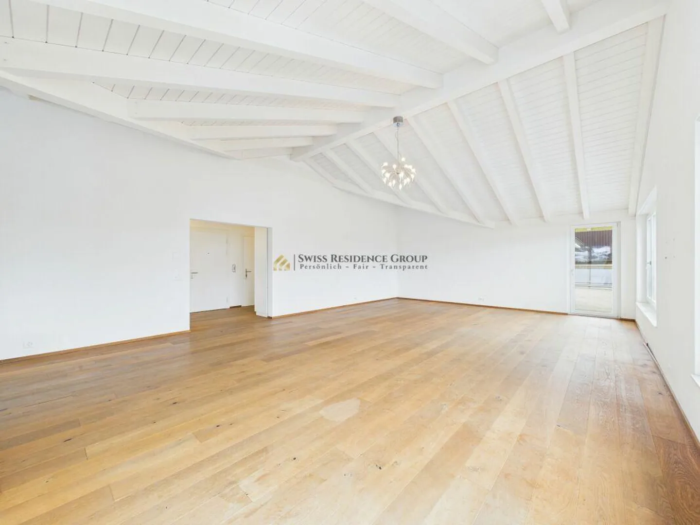 Exklusive 5.5-Zimmer-Attikawohnung mit Panoramasicht & grosszügigen... - Photo 8 of 31