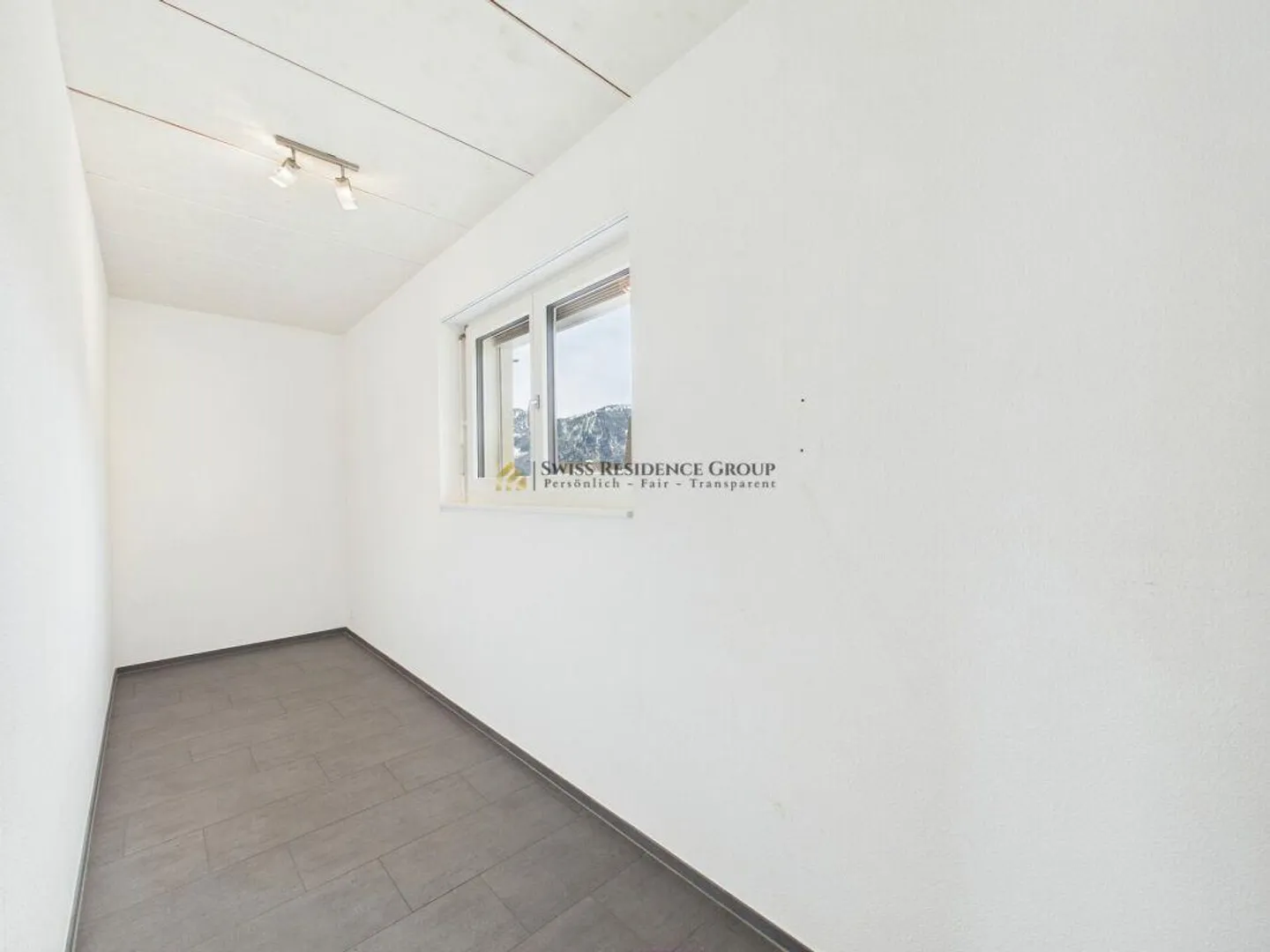 Exklusive 5.5-Zimmer-Attikawohnung mit Panoramasicht & grosszügigen... - Photo 28 of 31