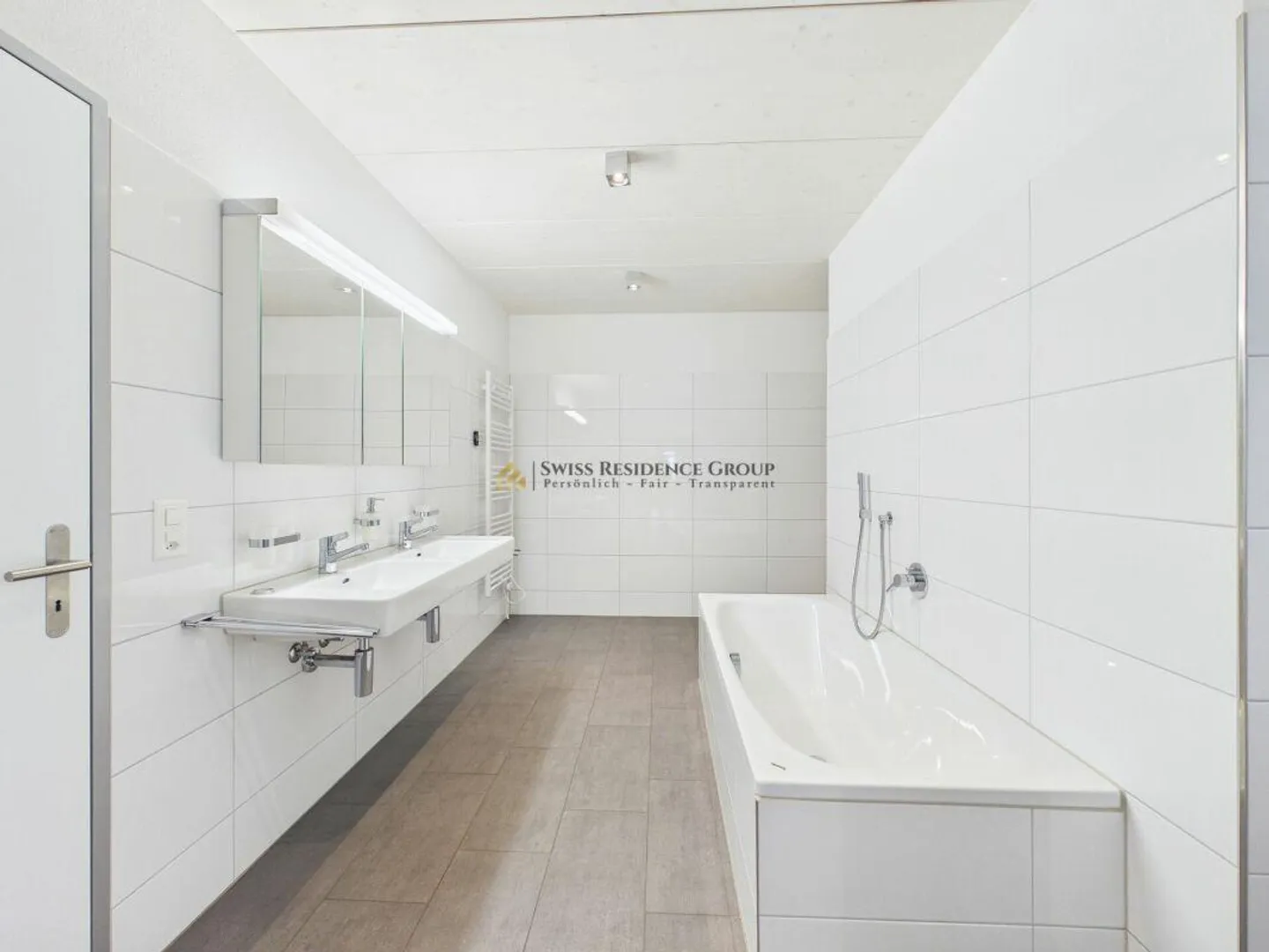 Exklusive 5.5-Zimmer-Attikawohnung mit Panoramasicht & grosszügigen... - Photo 17 of 31