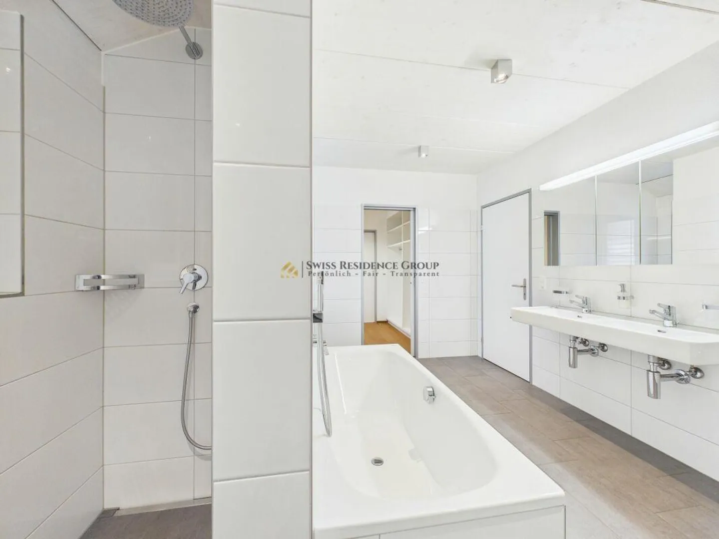 Exklusive 5.5-Zimmer-Attikawohnung mit Panoramasicht & grosszügigen... - Photo 19 of 31